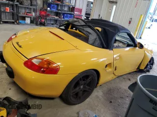 2002 Porsche Boxster z VIN WP0CA29832U621890, wystawiony jako Copart lot #88170475 z przebiegiem 156 954 mil mil oraz Szkoda całkowita • Salvage title. Historia ofert i sprzedaży dostępna na DreamBid. Obrazek 3.
