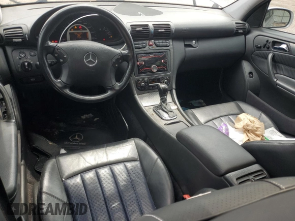 2002 Mercedes-Benz C z VIN WDBRF65J32F157367, wystawiony jako Copart lot #59039565 z przebiegiem 171 931 mil mil oraz Czysty tytuł • Clean title. Historia ofert i sprzedaży dostępna na DreamBid. Obrazek 8.