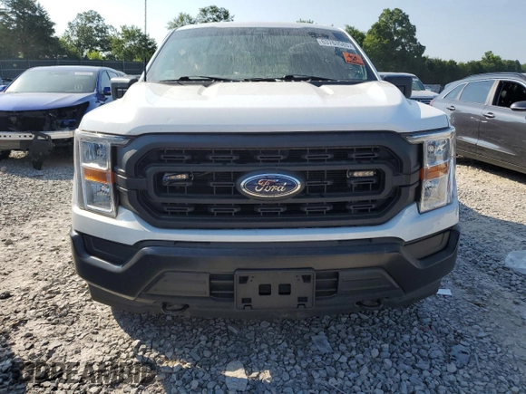 2022 Ford F-150 XL with VIN 1FTFX1E55NKE41909, listed as a Copart auction lot 63763585 with 28,742 mi miles and Clean title. Bid and sale history available at DreamBid. Image 5.