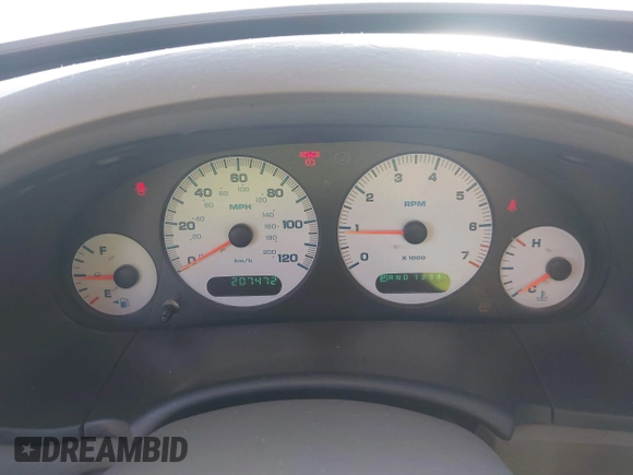 2002 Dodge Grand Caravan with VIN 2B8GT54L82R541812, listed as a IAAI auction lot 42028066 with 207,472 mi miles and . Bid and sale history available at DreamBid. Image 7.