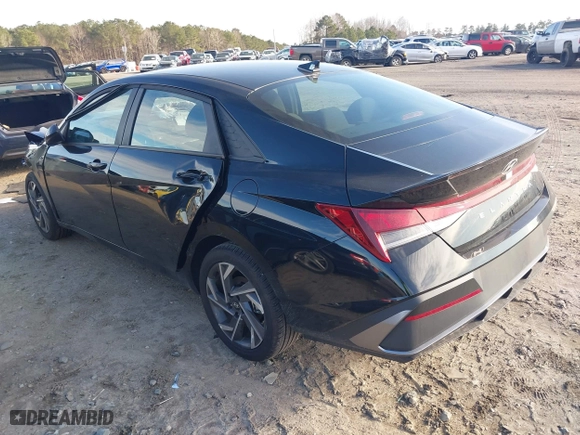 2025 Hyundai Elantra SEL Sport with VIN KMHLM4DG5SU861388, listed as a IAAI auction lot 41491236 with 1,462 mi miles. Bid and sale history available at carsss.com. Image 3.