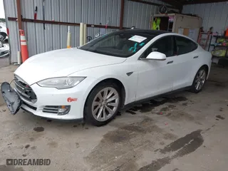 2015 Tesla Model S 85 kWh Battery with VIN 5YJSA1H11FFP75796, listed as a IAAI auction lot 41799524 with 1 mi miles. Bid and sale history available at carsss.com. Image 2.