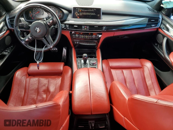 2016 BMW X5 M z VIN 5YMKT6C51G0R77692, wystawiony jako Copart lot #81979013 z przebiegiem 56 774 mil mil oraz . Historia ofert i sprzedaży dostępna na DreamBid. Obrazek 8.