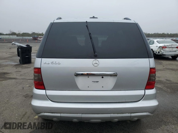 2005 Mercedes-Benz M 500 z VIN 4JGAB75E55A526309, wystawiony jako Copart lot #51478095 z przebiegiem 185 992 mil mil oraz Czysty tytuł • Clean title. Historia ofert i sprzedaży dostępna na DreamBid. Obrazek 6.