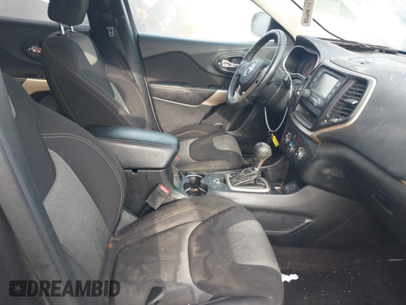 2018 Jeep Cherokee Latitude with VIN 1C4PJLCB4JD513885, listed as a IAAI auction lot 42091548 with 161,339 mi miles and . Bid and sale history available at DreamBid. Image 5.