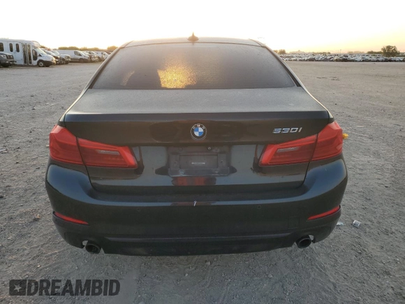 2019 BMW 5 Series 530i z VIN WBAJA5C54KG900736, wystawiony jako Copart lot #52232275 z przebiegiem 112 560 mil mil oraz Czysty tytuł • Clean title. Historia ofert i sprzedaży dostępna na DreamBid. Obrazek 6.