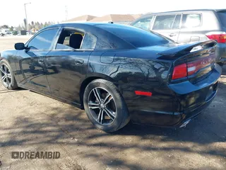 2013 Dodge Charger RT with VIN 2C3CDXDT5DH635185, listed as a IAAI auction lot 41882343 with 89,195 mi miles. Bid and sale history available at carsss.com. Image 3.