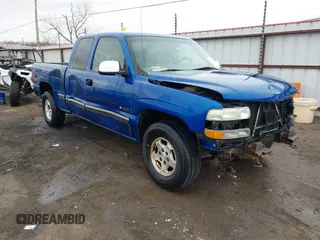 2002 Chevrolet Silverado 1500 LS with VIN 2GCEK19T821387360, listed as a IAAI auction lot 41489346 with 179,901 mi miles. Bid and sale history available at carsss.com. Image 1.