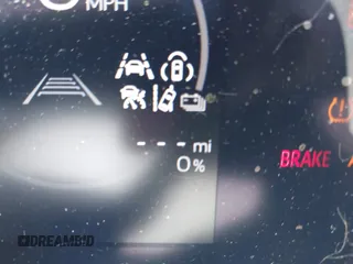 2024 Toyota bZ4X XLE z VIN JTMAAAAA4RA042628, wystawiony jako IAAI lot #41801949 z przebiegiem 10 279 mil mil oraz . Historia ofert i sprzedaży dostępna na DreamBid. Obrazek 17.