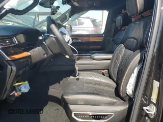 2022 Jeep Grand Wagoneer Series III с VIN 1C4SJVGJ6NS196992, выставлен на аукционе Copart как лот 52117945 с пробегом 30 898 миль миль и Списание • Salvage title. История ставок и продаж доступна на DreamBid. Изображение 7.