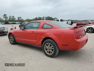 2005 Ford Mustang Deluxe z VIN 1ZVHT80N855181893, wystawiony jako Copart lot #51479185 z przebiegiem 98 450 mil mil oraz Szkoda całkowita • Salvage title. Historia ofert i sprzedaży dostępna na DreamBid. Obrazek 2.