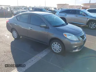 2012 Nissan Versa SL with VIN 3N1CN7AP2CL813868, listed as a IAAI auction lot 41512718 with 88,318 mi miles. Bid and sale history available at carsss.com. Image 1.