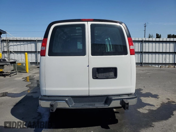 2019 Chevrolet Express Cargo z VIN 1GCWGAFG9K1299520, wystawiony jako Copart lot #60213205 z przebiegiem 116 068 mil mil oraz Szkoda całkowita • Salvage title. Historia ofert i sprzedaży dostępna na DreamBid. Obrazek 6.