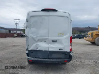2020 Ford Transit Cargo z VIN 1FTBR2C86LKB45614, wystawiony jako IAAI lot #41665561 z przebiegiem 50 727 mil mil oraz . Historia ofert i sprzedaży dostępna na DreamBid. Obrazek 16.