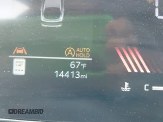 2025 Kia K5 LXS z VIN KNAG24J77S5316431, wystawiony jako IAAI lot #42072969 z przebiegiem 14 413 mil mil oraz . Historia ofert i sprzedaży dostępna na DreamBid. Obrazek 16.