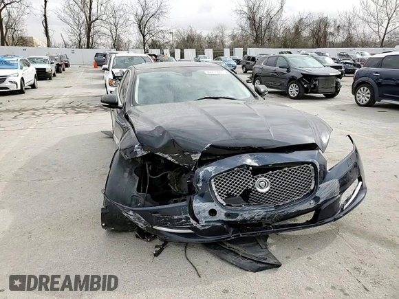 2013 Jaguar XJ z VIN SAJWJ1CD5D8V53294, wystawiony jako Copart lot #49711445 z przebiegiem 100 675 mil mil oraz Szkoda całkowita • Salvage title. Historia ofert i sprzedaży dostępna na DreamBid. Obrazek 11.