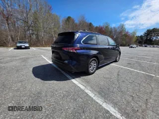 2021 Toyota Sienna XLE with VIN 5TDJSKFC6MS013236, listed as a Copart auction lot 54689625 with 182,315 mi miles and Clean Title. Bid and sale history available at carsss.com. Image 4.