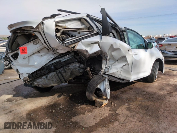 2018 Toyota Sienna LE Auto Access Seat with VIN 5TDKZ3DC8JS914225, listed as a Copart auction lot 60652575 with 66,303 mi miles and Salvage title. Bid and sale history available at DreamBid. Image 3.