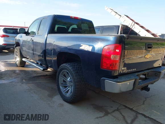 2012 Chevrolet Silverado 1500 LT with VIN 1GCRKSE73CZ186037, listed as a IAAI auction lot 42035315 with 164,967 mi miles. Bid and sale history available at carsss.com. Image 3.