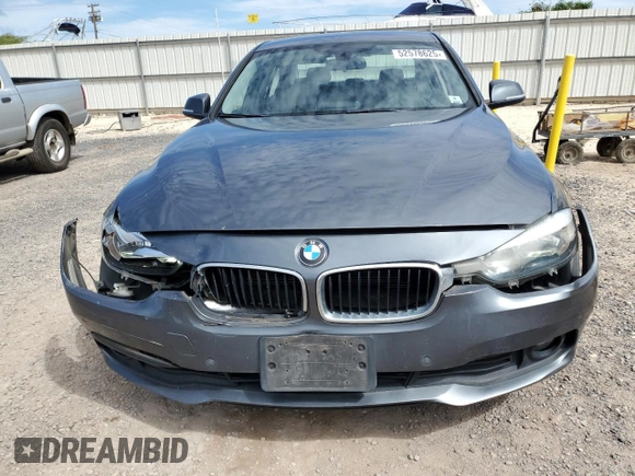 2017 BMW 3 Series 320i z VIN WBA8E1G34HNU15828, wystawiony jako Copart lot #52578625 z przebiegiem 61 391 mil mil oraz Szkoda całkowita • Salvage title. Historia ofert i sprzedaży dostępna na DreamBid. Obrazek 5.