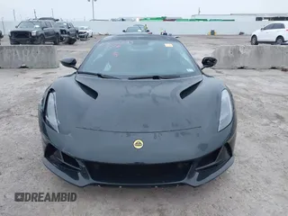 2024 Lotus Emira First Edition z VIN SCCLEKAXXRHA12761, wystawiony jako IAAI lot #41493599 z przebiegiem 10 949 mil mil oraz . Historia ofert i sprzedaży dostępna na DreamBid. Obrazek 12.