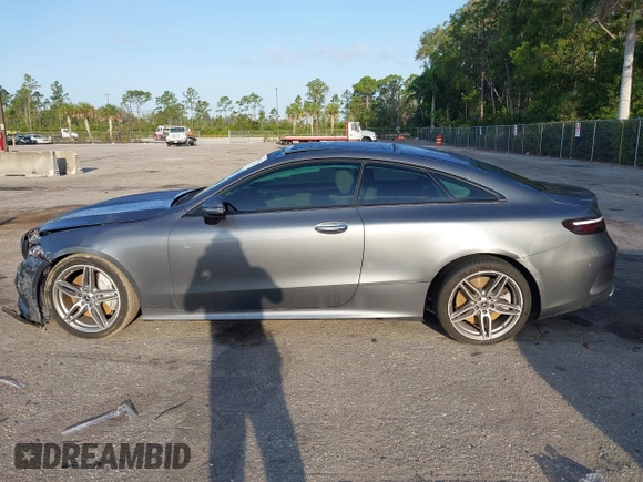2018 Mercedes-Benz E 400 with VIN WDD1J6FB1JF021229, listed as a IAAI auction lot 42197884 with 72,011 mi miles and . Bid and sale history available at DreamBid. Image 14.