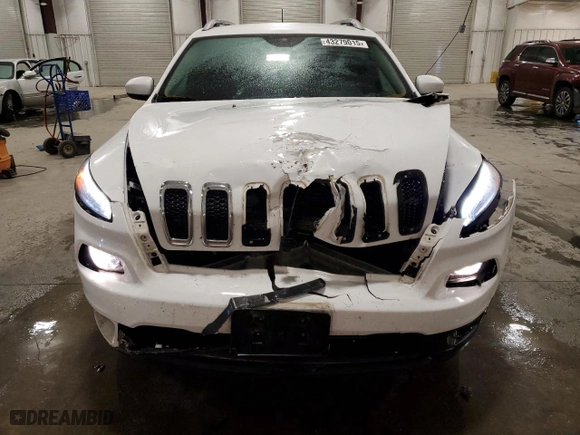 2016 Jeep Cherokee Altitude with VIN 1C4PJMCS3GW205254, listed as a Copart auction lot 43279015 with 98,350 mi miles and Salvage Title. Bid and sale history available at carsss.com. Image 5.