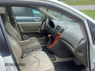 2003 Lexus RX 300 z VIN JTJHF10U330298457, wystawiony jako Copart lot #58005605 z przebiegiem 232 639 mil mil oraz Czysty tytuł • Clean title. Historia ofert i sprzedaży dostępna na DreamBid. Obrazek 5.