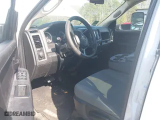 2018 Ram 2500 Tradesman with VIN 3C6UR5HL8JG192520, listed as a IAAI auction lot 41609852 with 255,003 mi miles. Bid and sale history available at carsss.com. Image 5.