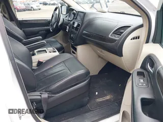 2016 Chrysler Town & Country Touring with VIN 2C4RC1BG3GR187720, listed as a IAAI auction lot 42088954 with 122,127 mi miles. Bid and sale history available at carsss.com. Image 5.