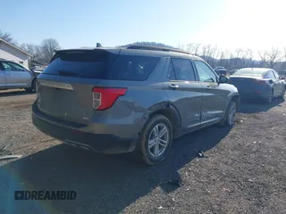 2020 Ford Explorer XLT with VIN 1FMSK8DH7LGC25007, listed as a IAAI auction lot 41772003 with 68,605 mi miles and . Bid and sale history available at carsss.com. Image 4.