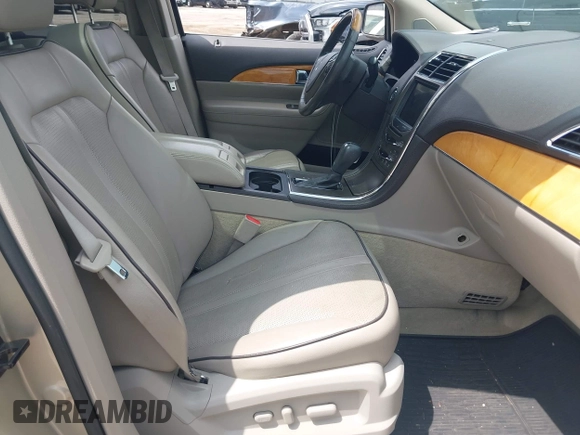 2011 Lincoln MKX with VIN 2LMDJ6JK5BBJ22825, listed as a IAAI auction lot 42158532 with 87,513 mi miles. Bid and sale history available at carsss.com. Image 5.