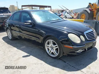 2007 Mercedes-Benz E 550 z VIN WDBUF72X57B021832, wystawiony jako IAAI lot #42383326 z przebiegiem 136 460 mil mil oraz . Historia ofert i sprzedaży dostępna na DreamBid. Obrazek 1.