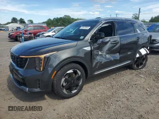 2025 Kia Sorento EX z VIN KNDRHDJG0S5323943, wystawiony jako Copart lot #57617915 z przebiegiem 13 914 mil mil oraz Szkoda całkowita • Salvage title. Historia ofert i sprzedaży dostępna na DreamBid. Obrazek 1.