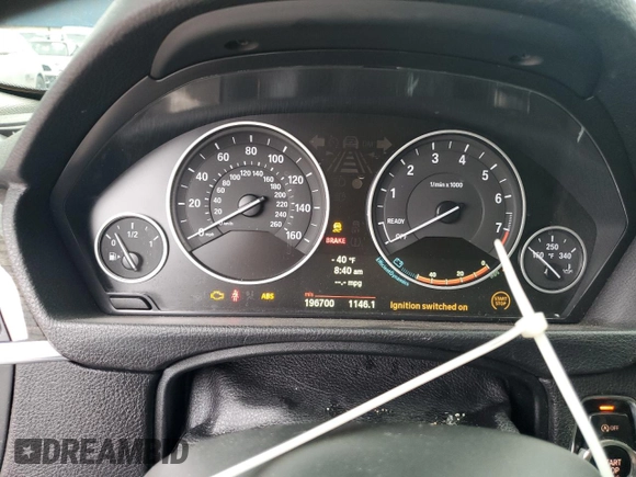 2013 BMW 3 Series 328i xDrive z VIN WBA3B3C54DF541309, wystawiony jako Copart lot #58798075 z przebiegiem 196 700 mil mil oraz Czysty tytuł • Clean title. Historia ofert i sprzedaży dostępna na DreamBid. Obrazek 9.