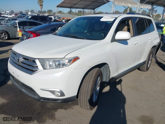 2013 Toyota Highlander with VIN 5TDZK3EH4DS110912, listed as a IAAI auction lot 41369190 with 183,753 mi miles. Bid and sale history available at carsss.com. Image 17.