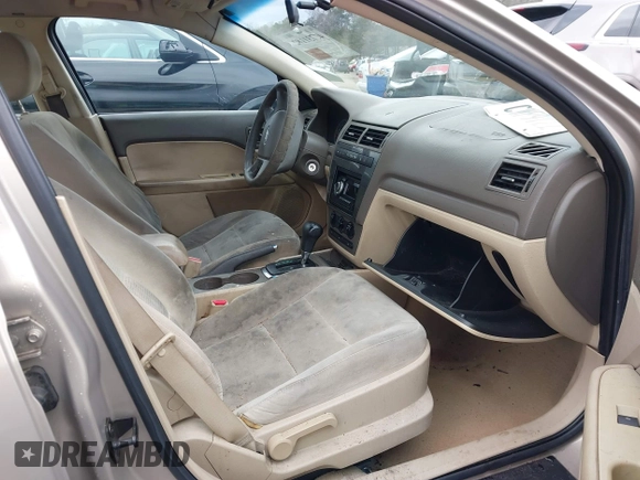 2007 Ford Fusion SE with VIN 3FAHP01127R269512, listed as a IAAI auction lot 41731182 with 227,870 mi miles. Bid and sale history available at carsss.com. Image 5.