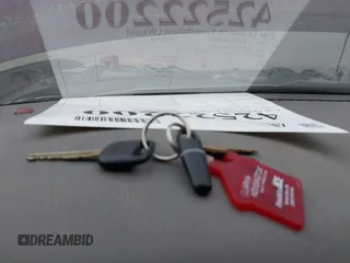 1998 Chevrolet Prizm Lsi z VIN 1Y1SK528XWZ423879, wystawiony jako IAAI lot #42522200 z przebiegiem 171 445 mil mil oraz . Historia ofert i sprzedaży dostępna na DreamBid. Obrazek 11.