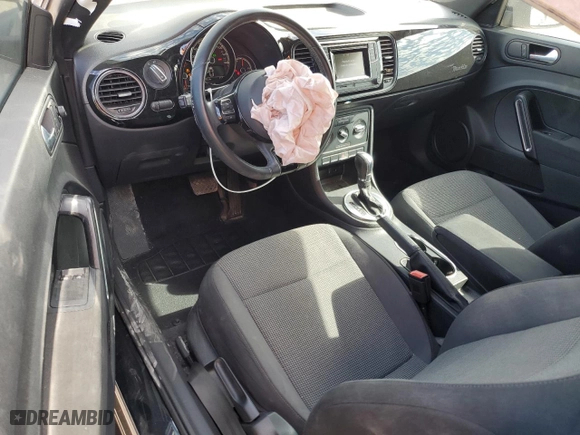 2019 Volkswagen Beetle S with VIN 3VWFD7AT6KM710887, listed as a Copart auction lot 82988474 with 0 mi miles and Salvage Title. Bid and sale history available at carsss.com. Image 8.