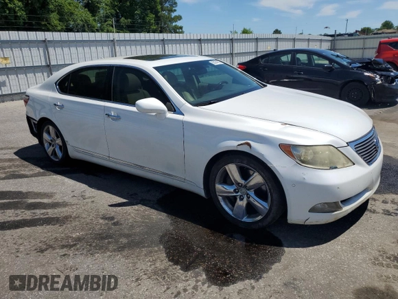 2007 Lexus LS 460 L z VIN JTHGL46F475017260, wystawiony jako Copart lot #55674615 z przebiegiem 189 031 mil mil oraz Szkody całkowita. Historia ofert i sprzedaży dostępna na DreamBid. Obrazek 4.