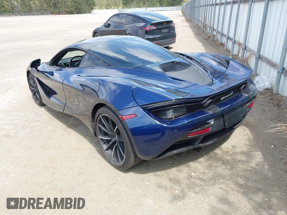 2019 McLaren 720S z VIN SBM14DCA2KW002960, wystawiony jako IAAI lot #41902025 z przebiegiem 10 788 mil mil oraz . Historia ofert i sprzedaży dostępna na DreamBid. Obrazek 3.