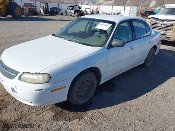 2000 Chevrolet Malibu with VIN 1G1ND52J0Y6147157, listed as a IAAI auction lot 40913024 with 324,735 mi miles. Bid and sale history available at carsss.com. Image 2.