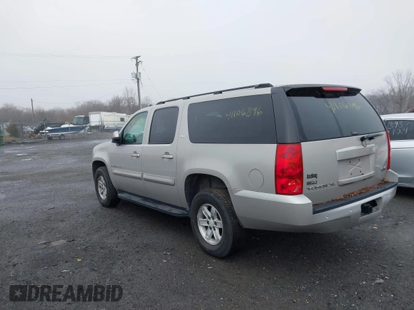 2007 GMC Yukon XL SLT with VIN 1GKFK16307J262167, listed as a IAAI auction lot 41106896 with 267,663 mi miles. Bid and sale history available at carsss.com. Image 3.