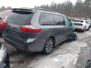 2020 Toyota Sienna XLE with VIN 5TDDZ3DC3LS240464, listed as a IAAI auction lot 41663051 with 41,602 mi miles. Bid and sale history available at carsss.com. Image 4.