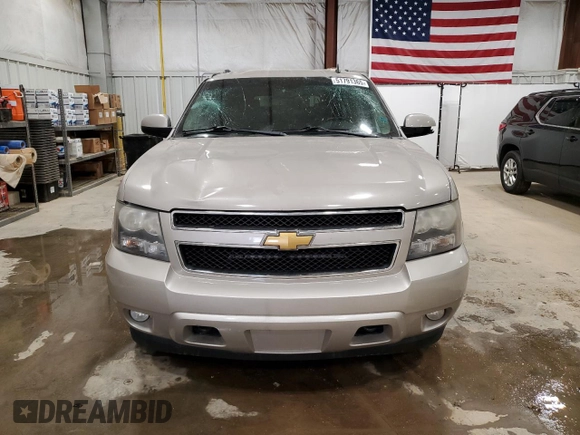 2008 Chevrolet Suburban LT w/3LT with VIN 1GNFK16328J231328, listed as a Copart auction lot 51791365 with 205,542 mi miles and Non Repairable. Bid and sale history available at carsss.com. Image 5.