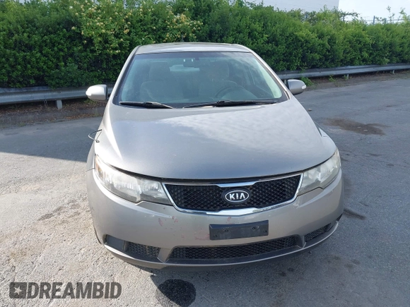 2010 Kia Forte EX z VIN KNAFU4A2XA5242981, wystawiony jako IAAI lot #42213767 z przebiegiem 174 155 mil mil oraz . Historia ofert i sprzedaży dostępna na DreamBid. Obrazek 6.