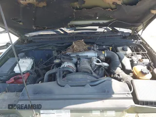 2001 Land Rover Discovery Cloth with VIN SALTY12421A296137, listed as a IAAI auction lot 41872459 with 182,378 mi miles and . Bid and sale history available at DreamBid. Image 10.