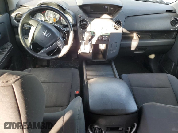 2010 Honda Pilot LX with VIN 5FNYF3H20AB003105, listed as a Copart auction lot 84690314 with 171,540 mi miles and Salvage title. Bid and sale history available at DreamBid. Image 8.