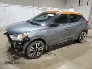2019 Nissan Kicks SV z VIN 3N1CP5CU7KL546372, wystawiony jako Copart lot #54921535 z przebiegiem 84 817 mil mil oraz Czysty tytuł • Clean title. Historia ofert i sprzedaży dostępna na DreamBid. Obrazek 1.