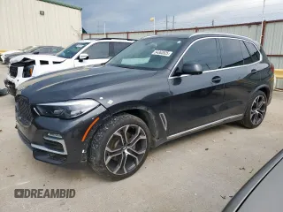 2021 BMW X5 xDrive40i z VIN 5UXCR6C0XM9D81103, wystawiony jako Copart lot #54363525 z przebiegiem 95 870 mil mil oraz Szkoda całkowita • Salvage title. Historia ofert i sprzedaży dostępna na DreamBid. Obrazek 1.
